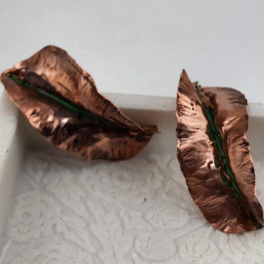 COPPER HAMMERED LEAVES & GREEN PATINA DANGLING EARRINGS